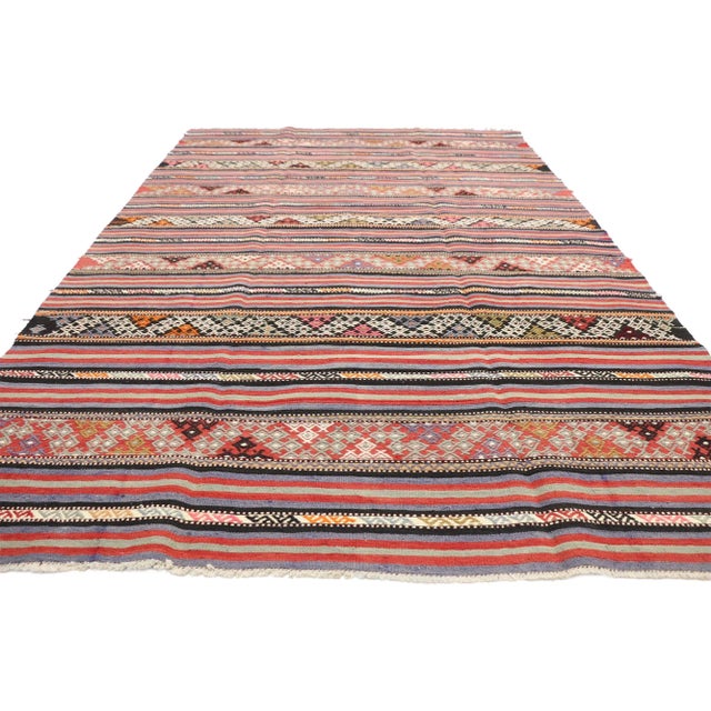 Rustic Vintage Turkish Kilim Rug - 05'10 X 09'06 For Sale - Image 3 of 8