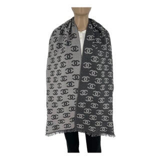 Chanel Grey Printed 65% Cashmere 35% Silk Scarf For Sale