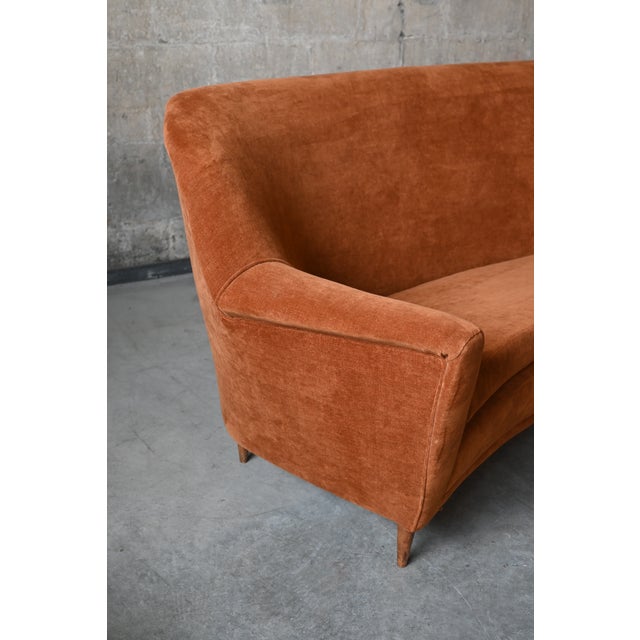 Mid 20th Century Italian Curved Sofa by Ico Parisi For Sale - Image 5 of 10