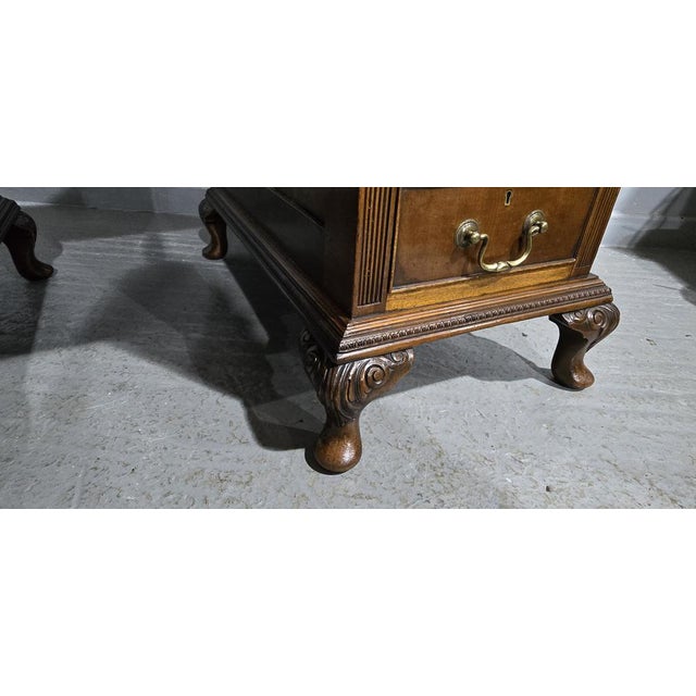 Wood Chippendale Mahogany Pedestal Desk, 1880 For Sale - Image 7 of 18