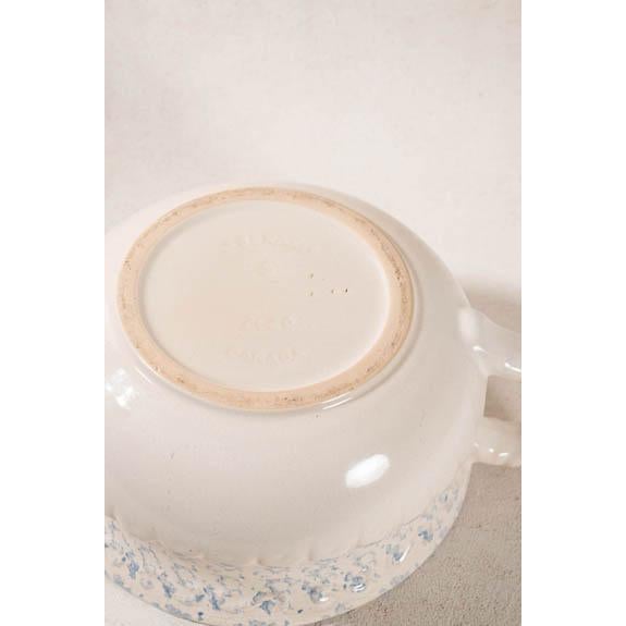 Late 19th Century Antique Single Handle Cream + Pale Blue Spongeware Mixing Bowl For Sale - Image 5 of 5