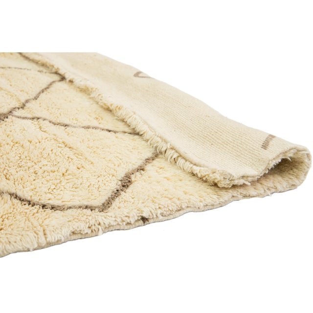 Moroccan Contemporary Moroccan Style Wool Rug in Beige Color With Geometric Design For Sale - Image 3 of 10