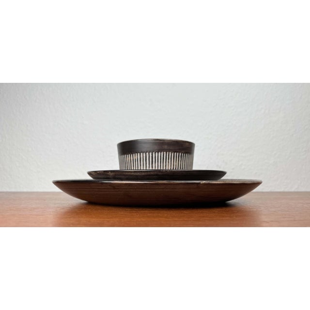 Mid-Century Modern Danish Studio Pottery Minimalist Plates and Bowl from Einar Helleroe, 1960s, Set of 3 For Sale - Image 15 of 18