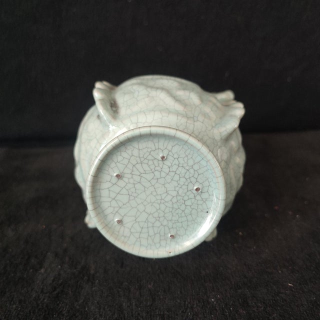 Chinese Ceramic Vase,Guan Ware Crackle Glaze Celadon Porcelain Double Ears Vase For Sale - Image 4 of 9