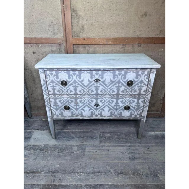 Gray Italian Chests of Drawers in Pinewood, Early 20th Century, Set of 2 For Sale - Image 8 of 9