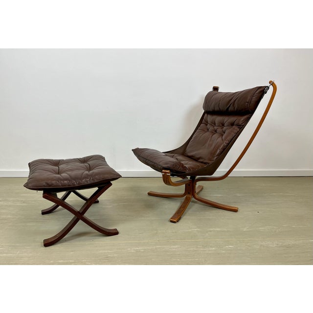 Set of Leather Falcon Sling Chair and Ottoman by Sigurd Ressell for Vatne Møbler, 1970s For Sale - Image 10 of 10