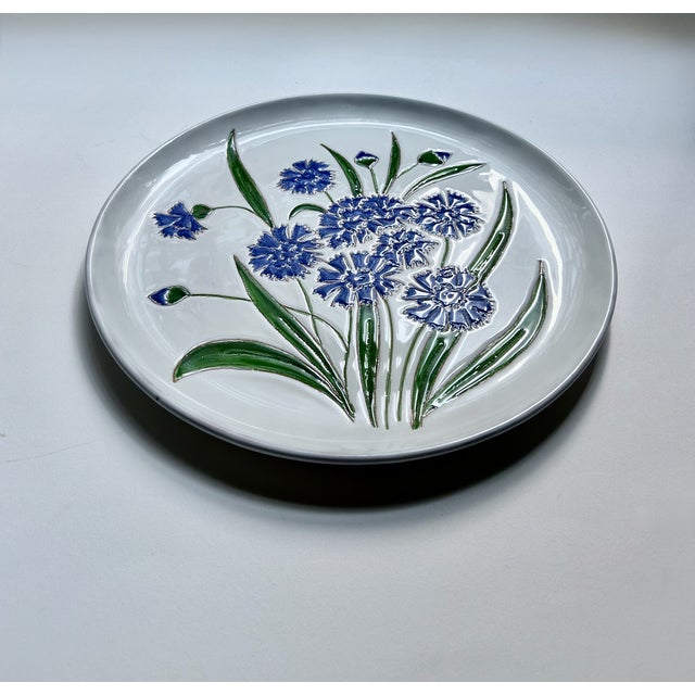 Late 20th Century Italian Glazed White Pottery Platter With Blue Cornflowers For Sale - Image 4 of 18