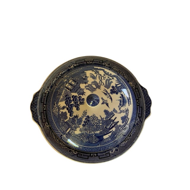 Vintage Johnson Bros Blue Willow Covered Vegetable Bowl Lidded Tureen England Crown Mark Made in England 1960s-1990s...