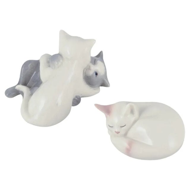 Porcelain Figurines of Kittens from Royal Copenhagen, Set of 2 For Sale - Image 8 of 8