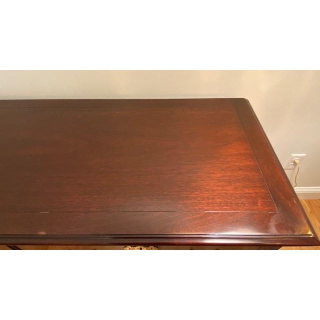 Vintage Kindel Mahogany Queen Anne 3-Drawer Sideboard W/Keys For Sale - Image 13 of 18