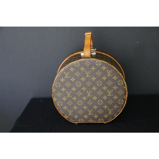 Metal Vintage Round Hat Box in Monogram Metal from Louis Vuitton, 2000s For Sale - Image 7 of 17
