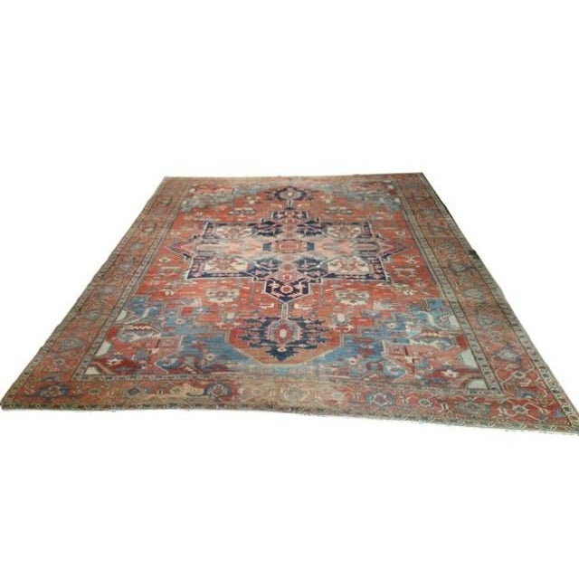 Antique Grand Medallion Persian Serapi Hand Made Knotted Rug - Infuse a touch of beauty to high-traffic areas of your home...