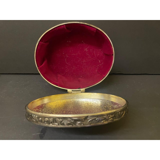 Victorian Vintage Ornate Oval Silver-Plated Trinket Box With Velvet Lining For Sale - Image 3 of 11