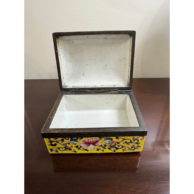 Chinoiserie Yellow Famille Rose Porcelain Lidded Box With Hand-Painted Florals and Metal Mount For Sale - Image 9 of 18