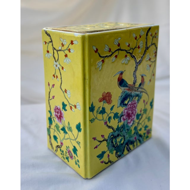 Chinoiserie Yellow Chinoiserie Chinese Export Porcelain Rectangular Vase in the Style of Ralph Lauren Home For Sale - Image 3 of 11