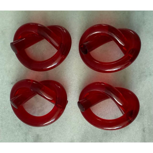 Mid-Century Modern Mid 20th Century Set of 4 Red Lucite Acrylic Knot Napkin Rings Attributed to Dorothy Thorpe For Sale - Image 3 of 7