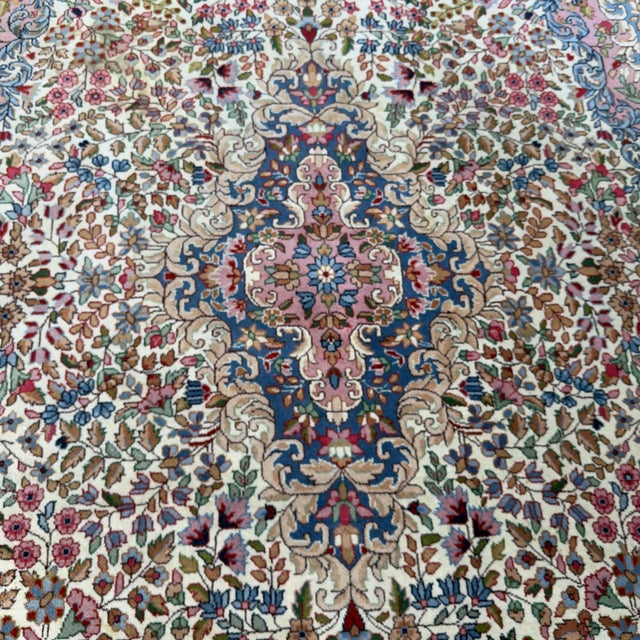Large 20th Century Kashan Rug with Floral Medallion For Sale - Image 8 of 11