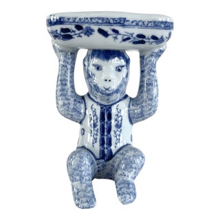 Vintage Blue and White Chinoiserie Trinket or Soap Dish For Sale