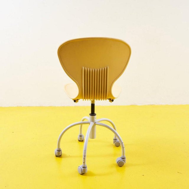 2000 - 2009 Modern Design Chair in Yellow Plastic For Sale - Image 5 of 7