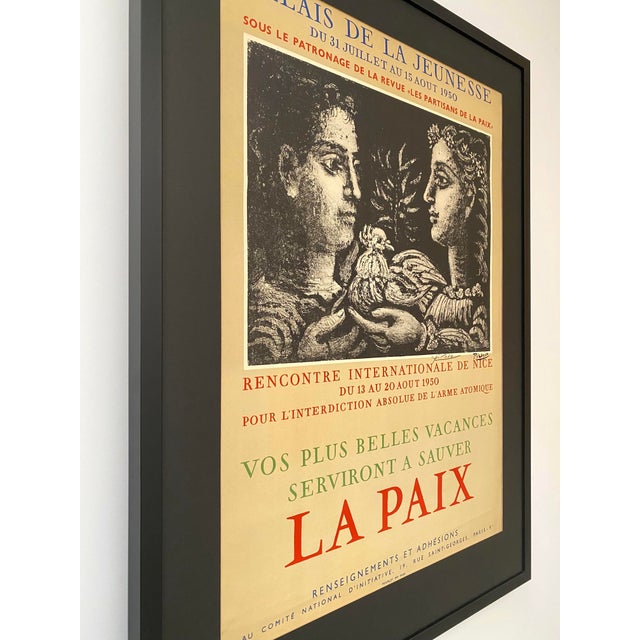 Pablo Picasso Vintage 1950 Hand Signed Mourlot Fine Art Lithograph Print " Les Partisans De La Paix " Framed Landmark French Poster For Sale In Kansas City - Image 6 of 15