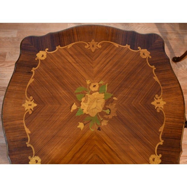 1920s 1930s French Louis XV Walnut & Satinwood Inlay Pair Side Tables / End Tables Tables For Sale - Image 5 of 14