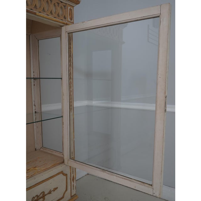1900 - 1909 Antique Louis XVI Gilt Vitrine Display Cabinet For Sale - Image 5 of 17
