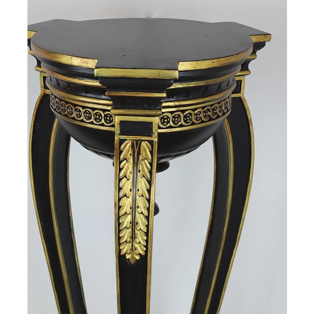 2000 - 2009 A Pair English Engraved Gilt Wood Top Round Flower Pot Stand Table For Sale - Image 5 of 10