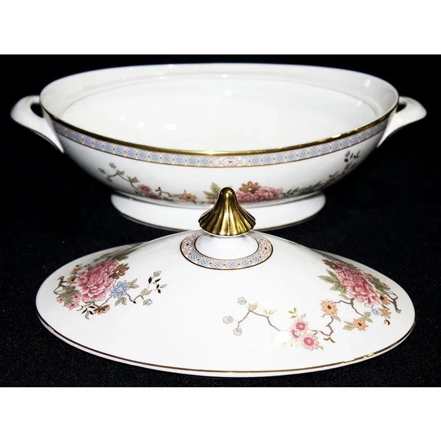 Royal Doulton 1960s Asian Modern Royal Doulton Covered Casserole - Canton Pattern For Sale - Image 4 of 6