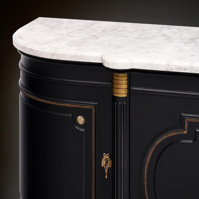 Early 20th Century French Louis XVI Mahogany Enfilade Buffet With Carrara Marble For Sale In Austin - Image 6 of 9