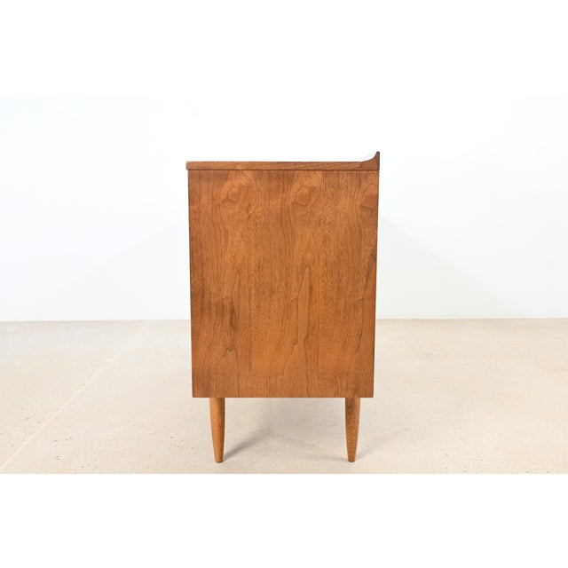 Wood Broyhill Sculptra Mid-Century Modern Walnut Six Drawer Dresser | Newly Refinished For Sale - Image 7 of 16