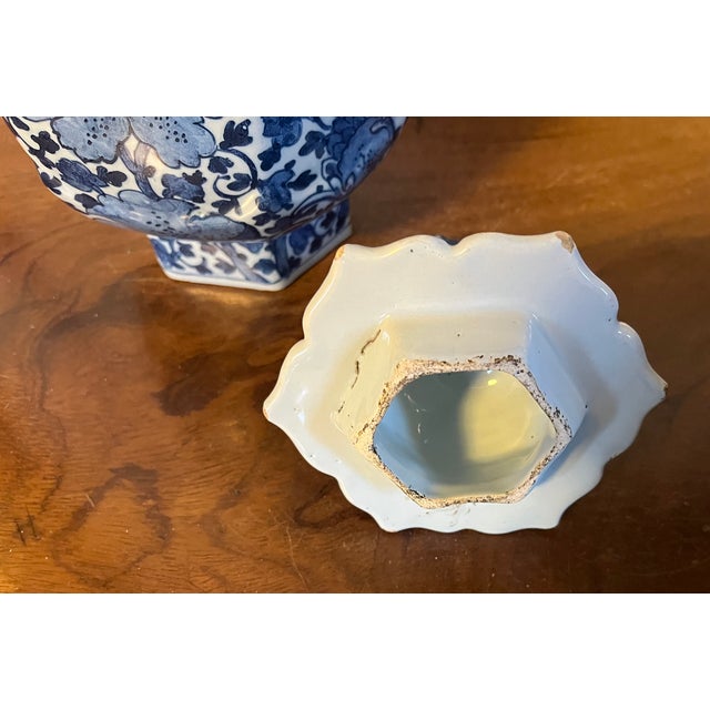 Antique 18th Century Blue & White Delft Vase With Figural Lion Lid in the Chinoiserie Style by the De Porceleyne Bijl Factory Circa 1775 For Sale - Image 15 of 15