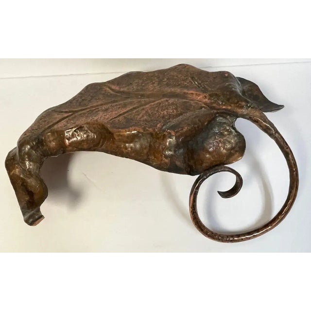 Early 20th Century Austrian Secessionist Hand-Forged Copper Leaf Motif Bowl/Vide-Poche For Sale - Image 10 of 13