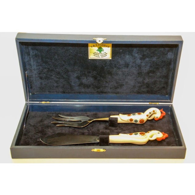 Vintage S&a Haddad Jezzine Horn and Brass Bird Handled 2 Pieces Carving Set in Box For Sale - Image 4 of 13