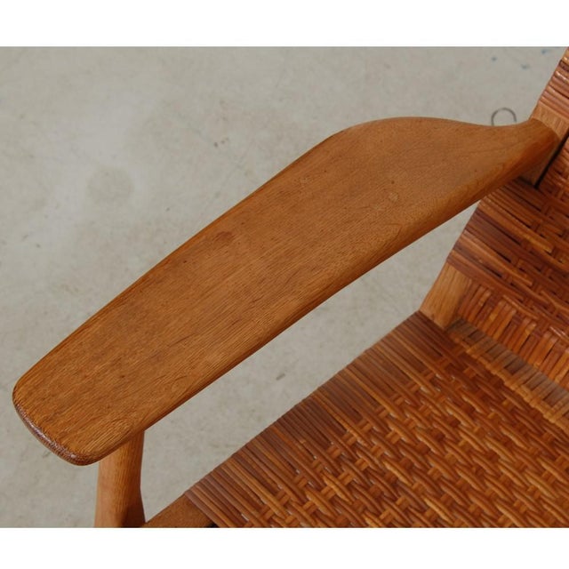 CH-27 Lounge Chair in Oak by Hans Wegner for Carl Hansen & Søn, 1960s For Sale - Image 18 of 18