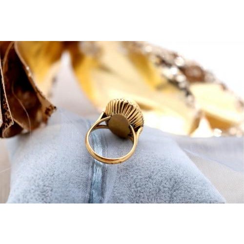 Gold Ring with Oval Shaped Table For Sale - Image 3 of 8