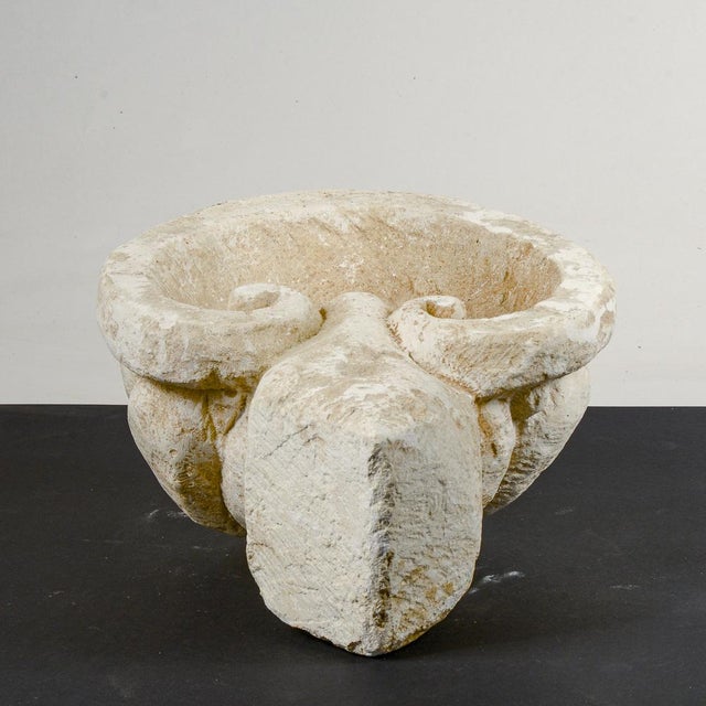 Conchiglia-Shaped Tray in Stone For Sale - Image 11 of 18