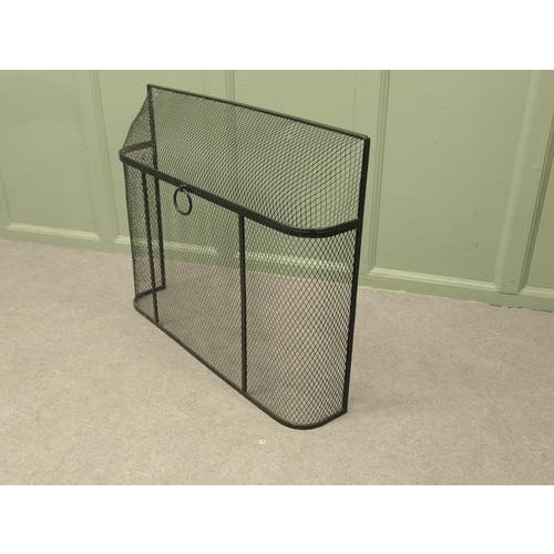 Curve Top Fire Guard in Iron, 1960s For Sale - Image 3 of 7