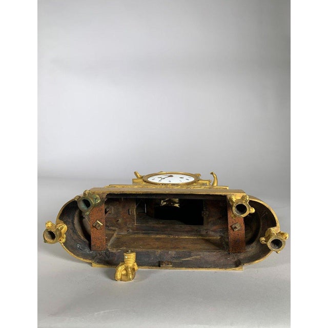 Important Empire/Directoire period clock, late 18th - early 19th century, gilt bronze For Sale - Image 10 of 12