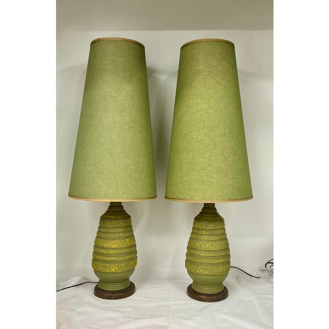 Mid-Century Modern Pair of 1960s Vintage Ceramic Lamps by Plasto Mfg.Co With Original Shades For Sale - Image 3 of 12