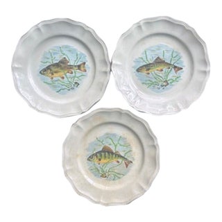 Mid-Century Sarreguemines Indre French Faience Fish Plates, Set of 3 For Sale