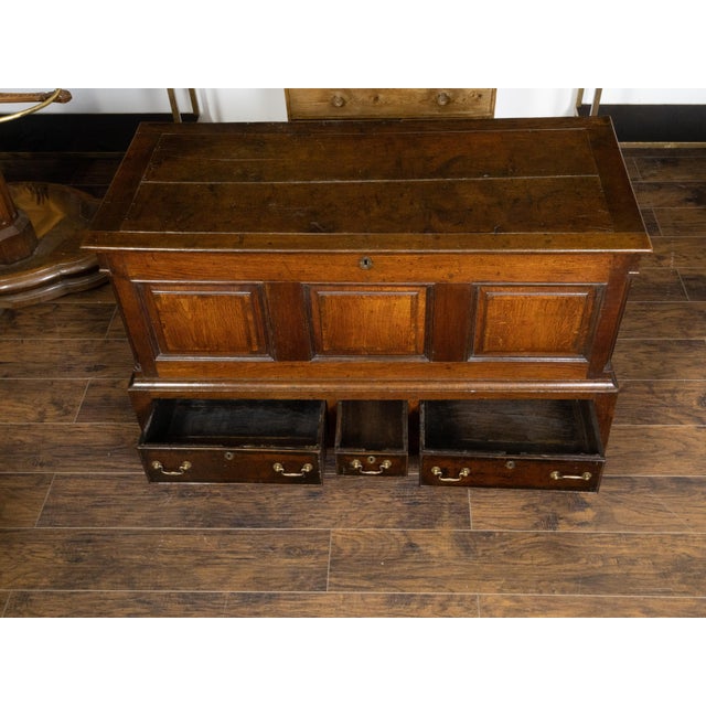 Wood English Georgian Period 1800s Oak Mule Chest with Lift Top and Three Drawers For Sale - Image 7 of 12