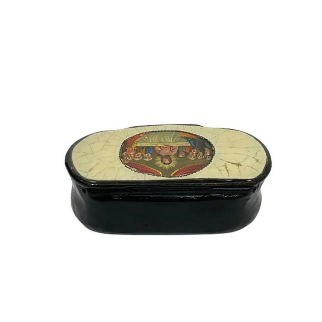 Small 18th Century Papier-Mâché Snuff Box For Sale - Image 5 of 8