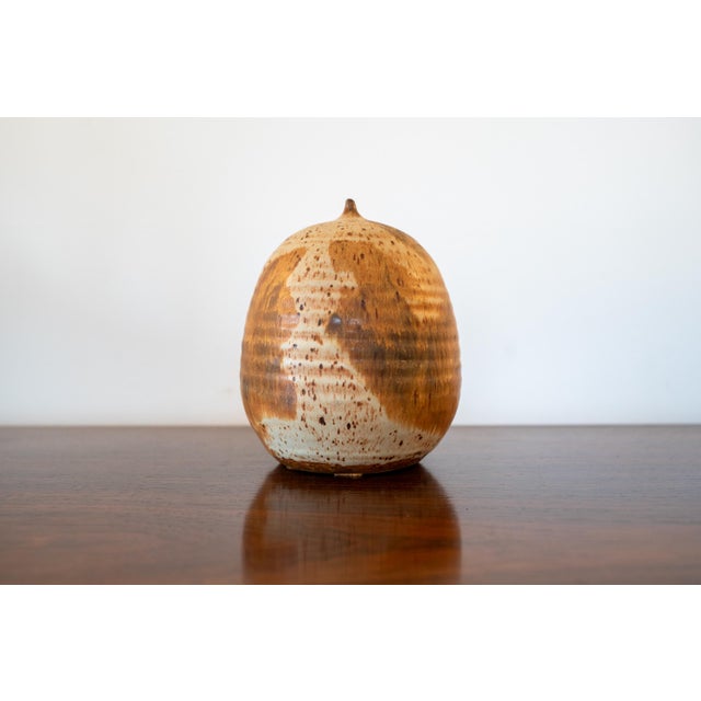 Mid-Century Modern 1960s Ceramic Vase in the Manner of Toshiko Takaezu For Sale - Image 3 of 12