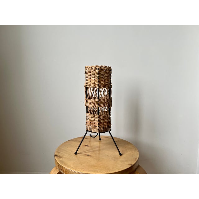 Mid-Century Modern Vintage French Rattan Table Lamp, 1960 For Sale - Image 3 of 15