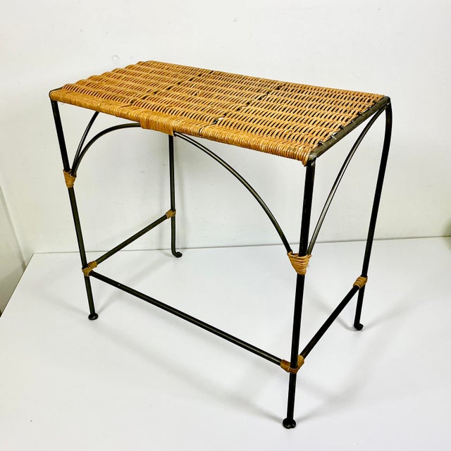 1970s Vintage Boho Chic Coastal Arts & Crafts Wicker and Steel Side Table. For Sale - Image 12 of 15