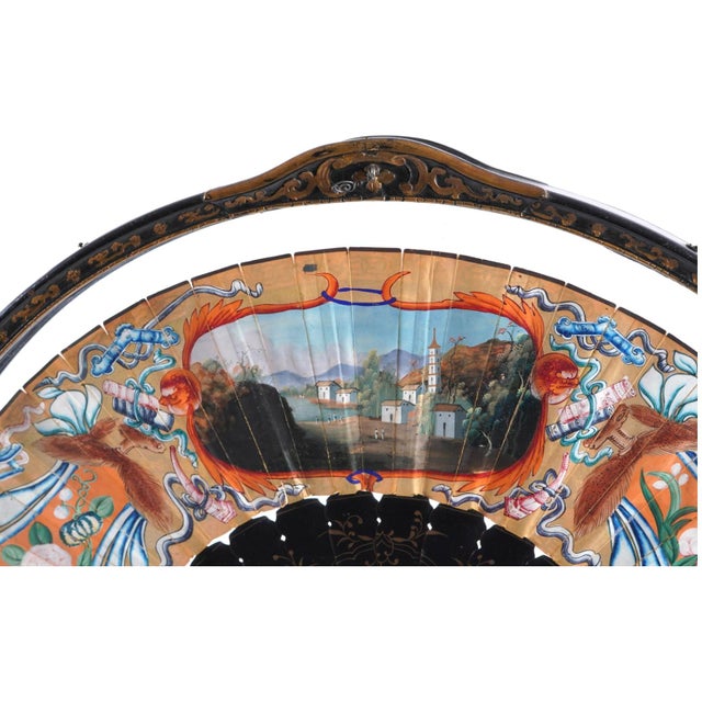 Chinese 19th Century Chinese Export Gilt Lacquer Fan For Sale - Image 3 of 9