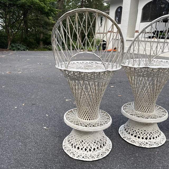 Russell Woodard Set of Four Mid- Century Modern Spun Fiberglass Bar Stools Attributed to Russell Woodard For Sale - Image 4 of 9