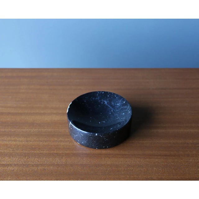 Peter Pepper Products Black Marble Bowl, California, C.1975 For Sale In Los Angeles - Image 6 of 10