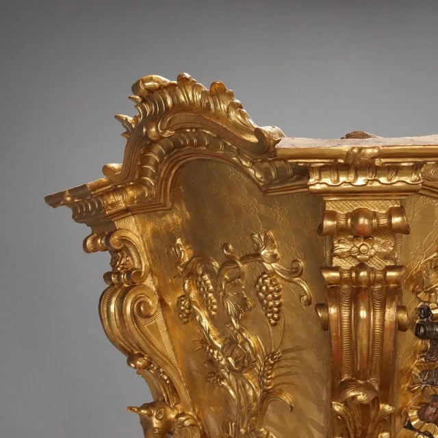 Italian Case in Carved Gilded Linden Wood For Sale - Image 4 of 16