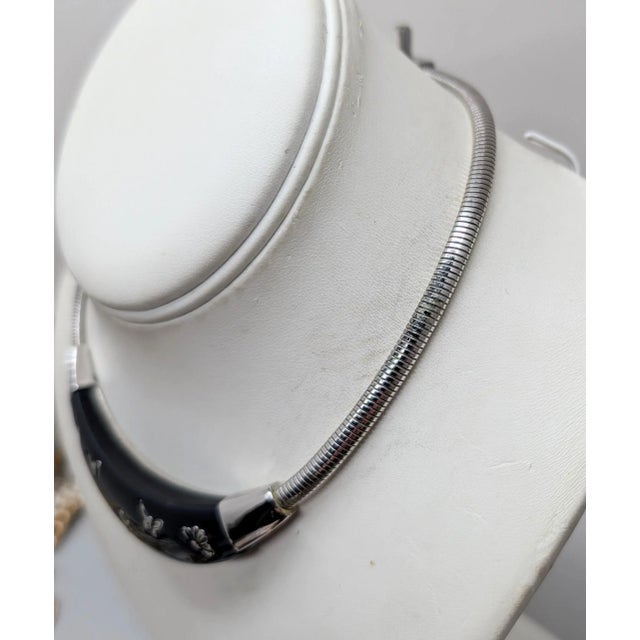 1970s Vintage Signed Givenchy Rhodium Plated Navy Butterfly & Flower Collar Necklace For Sale - Image 5 of 10